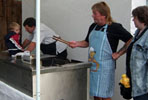 Volles Haus bei der Fischfete in Bisses.